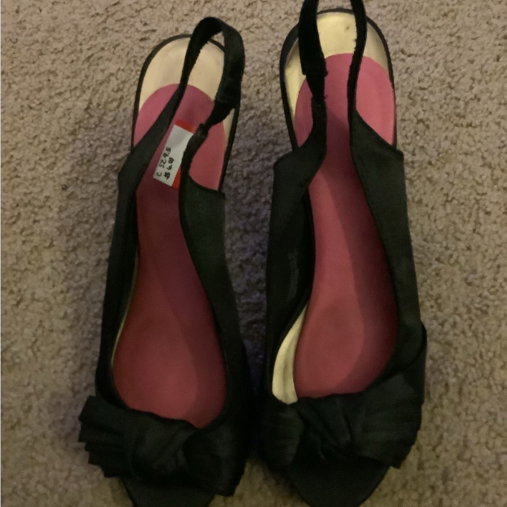 Black peep toe with bow on top heel size 8.5.